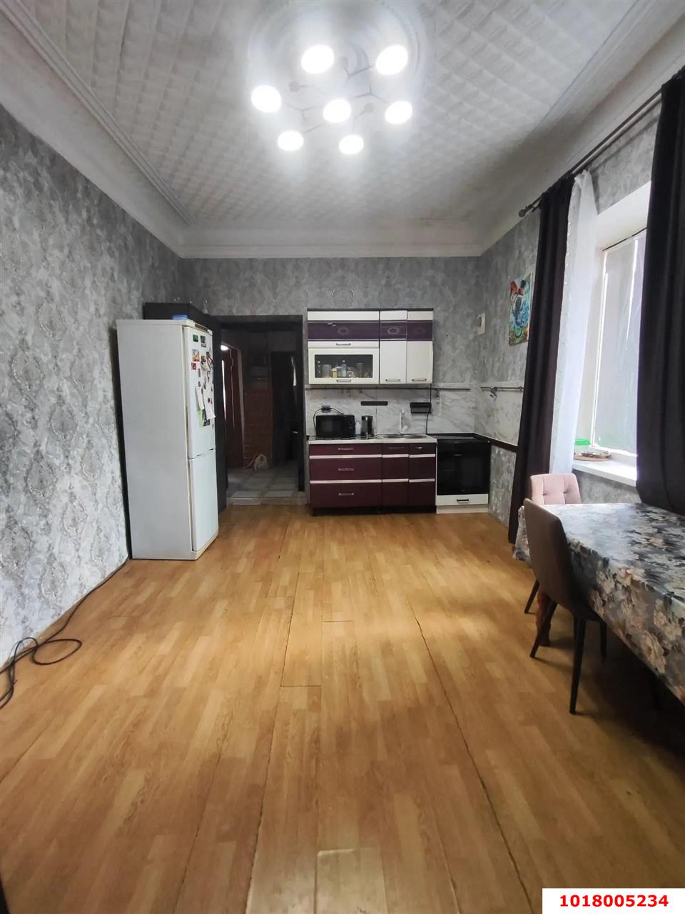 Фото №2: 4-комнатная квартира 71&nbsp;м², 2/2&nbsp;эт. - Краснодар, Западный внутригородской округ, мкр. Центральный, ул. Ленина, 24