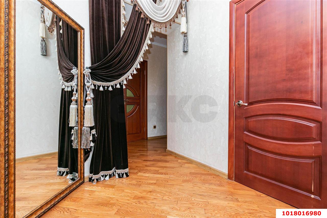 Фото №10: 3-комнатная квартира 100&nbsp;м², 5/10&nbsp;эт. - Краснодар, Прикубанский внутригородской округ, мкр. Фестивальный, ул. Воровского, 180