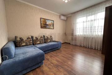 Фото №1: 3-комнатная квартира 70&nbsp;м², 1/2&nbsp;эт. - Краснодар, мкр. Центральный, ул. Карасунская, 5