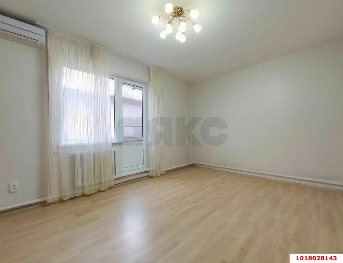 Фото №2: 1-комнатная квартира 40&nbsp;м², 1/2&nbsp;эт. - Краснодар, Центральный внутригородской округ, мкр. Черёмушки, ул. Айвазовского, 84