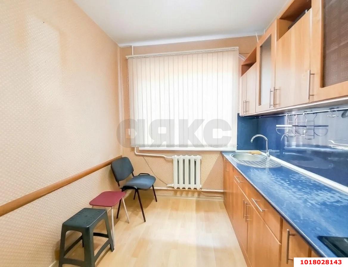 Фото №4: 1-комнатная квартира 40&nbsp;м², 1/2&nbsp;эт. - Краснодар, Центральный внутригородской округ, мкр. Черёмушки, ул. Айвазовского, 84