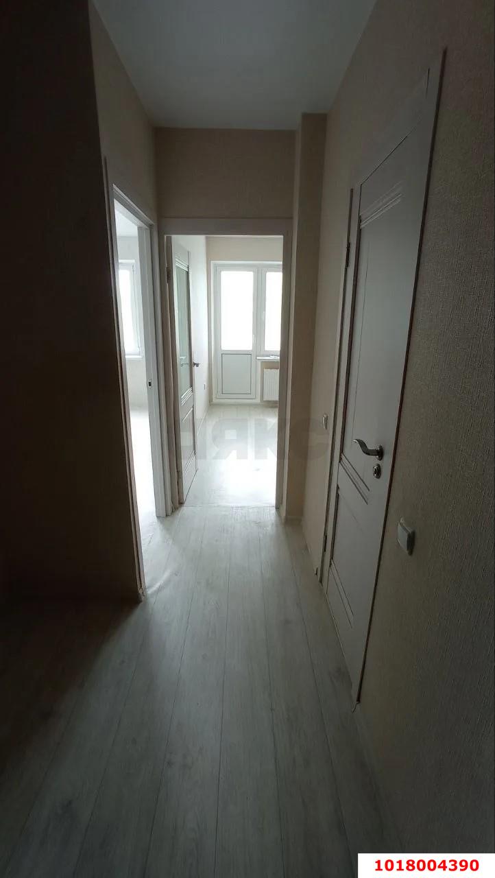 Фото №6: 1-комнатная квартира 40&nbsp;м², 15/16&nbsp;эт. - Краснодар, Прикубанский внутригородской округ, Восточный, мкр. жилой комплекс Квартал № 6, ул. Генерал-лейтенанта Александра Сапрунова, 15