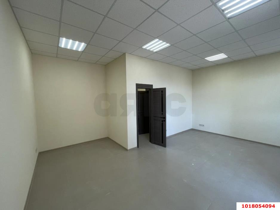 Фото №5: Торговое помещение 34&nbsp;м², 1/9&nbsp;эт. - Краснодар, Прикубанский внутригородской округ, мкр. жилой комплекс Новые Сезоны, ул. Скандинавская, 1к4
