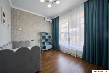 Фото №1: Дом 170 м² + 8 сот., 2 эт. - Тахтамукай, мкр. Европейская Деревня, ул. Олимпийская, 11