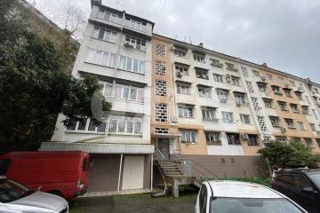 Фото №1: 3-комнатная квартира 41 м², 2/5 эт. - Сочи, мкр. Завокзальный, ул. Тоннельная, 20