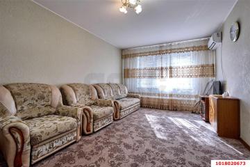 Фото №1: 1-комнатная квартира 38 м², 11/12 эт. - Краснодар, мкр. Горгаз, ул. Южная, 25
