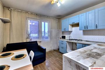 Фото №1: 1-комнатная квартира 38 м², 10/10 эт. - Краснодар, мкр. Юбилейный, ул. Думенко, 4