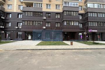 Фото №1: Торговое помещение 50&nbsp;м², 1/16&nbsp;эт. - Краснодар, мкр. жилой комплекс Ракурс, ул. имени Героя Ростовского, 8к2