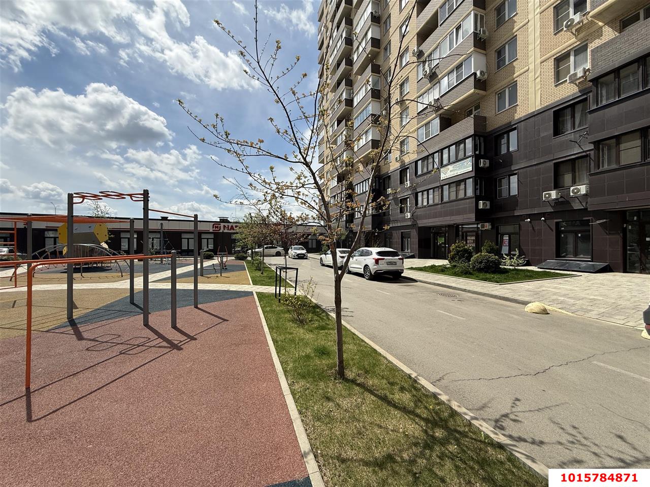 Фото №7: Торговое помещение 50&nbsp;м², 1/16&nbsp;эт. - Краснодар, Прикубанский внутригородской округ, мкр. жилой комплекс Ракурс, ул. имени Героя Ростовского, 8к2