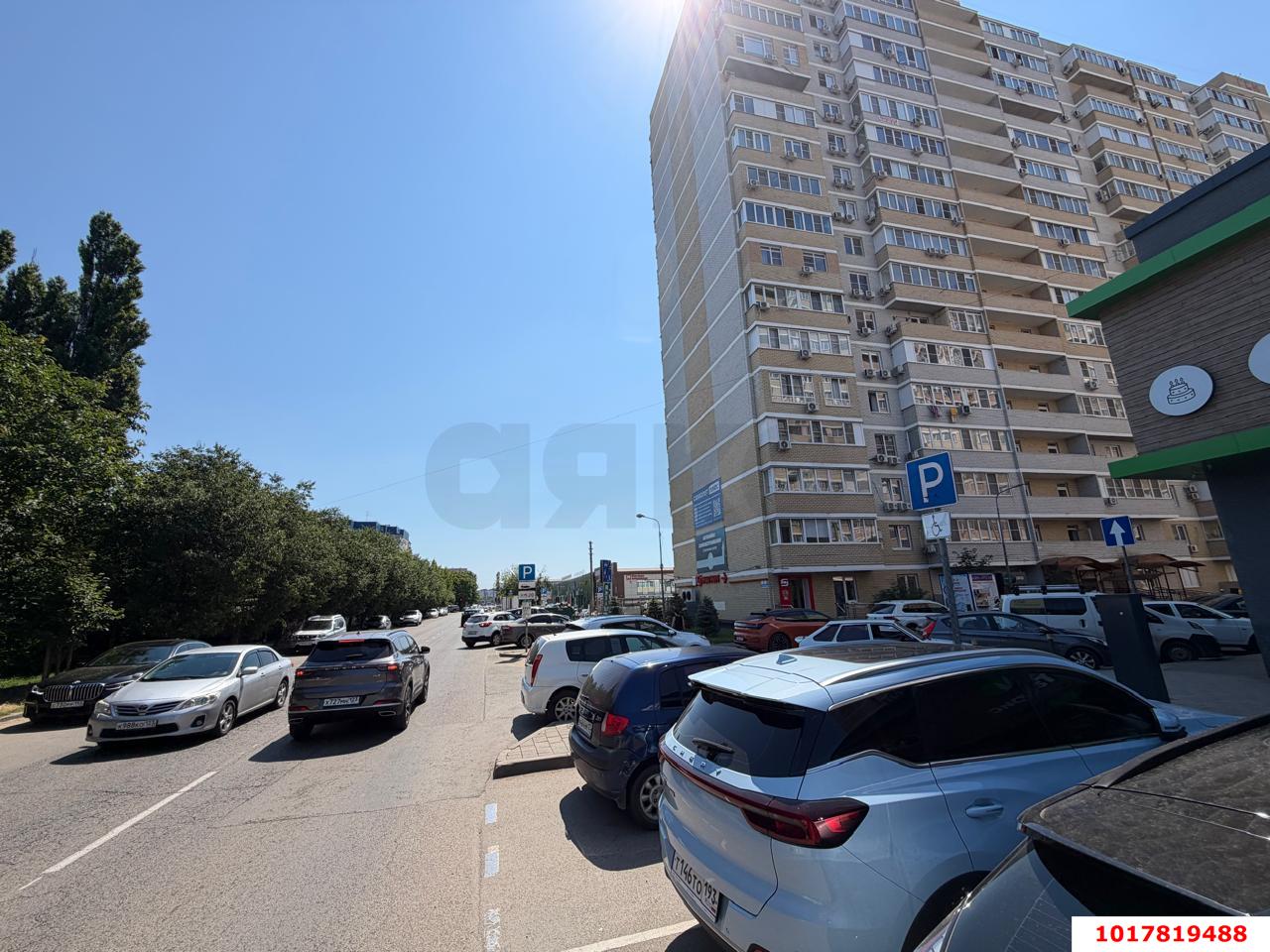 Фото №1: Торговое помещение 67&nbsp;м², 17&nbsp;эт. - Краснодар, Прикубанский внутригородской округ, 2-я Площадка, мкр. жилой комплекс Кремлёвские Ворота, ул. Кореновская, 2к4