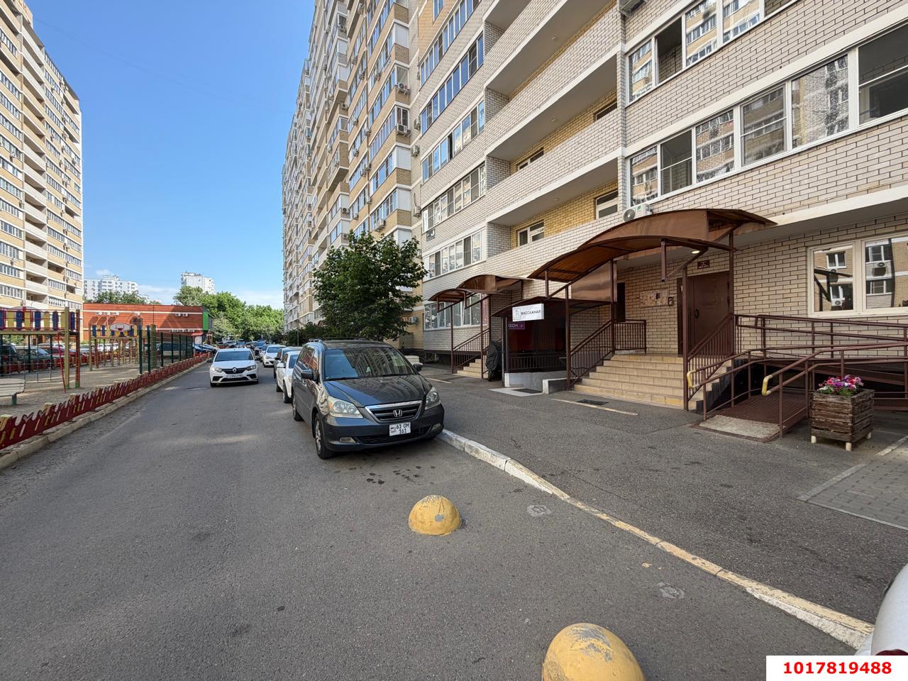 Фото №3: Торговое помещение 67&nbsp;м², 17&nbsp;эт. - Краснодар, Прикубанский внутригородской округ, 2-я Площадка, мкр. жилой комплекс Кремлёвские Ворота, ул. Кореновская, 2к4