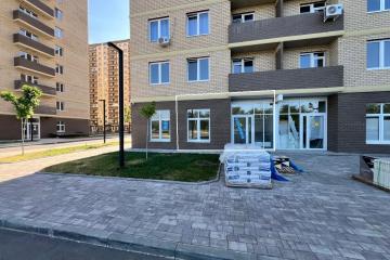 Фото №1: Торговое помещение 36&nbsp;м², 1/16&nbsp;эт. - Краснодар, мкр. жилой комплекс Дыхание, ул. Лётчика Позднякова, 2к27