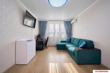 Фото №1: 2-комнатная квартира 70 м², 18/18 эт. - Краснодар, мкр. Черёмушки, ул. Айвазовского, 116к2