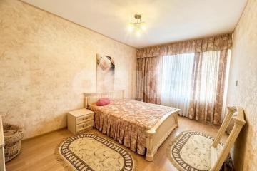 Фото №1: 2-комнатная квартира 61 м², 3/7 эт. - Горячий Ключ, мкр. Администрация, ул. Тараника, 12А