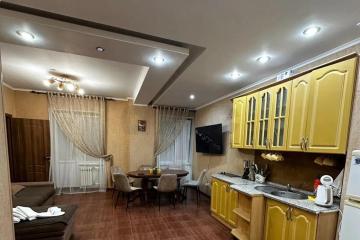 Фото №1: 3-комнатная квартира 68 м², 1/6 эт. - курортный Домбай, мкр. курорт Домбай, ул. Аланская, 25