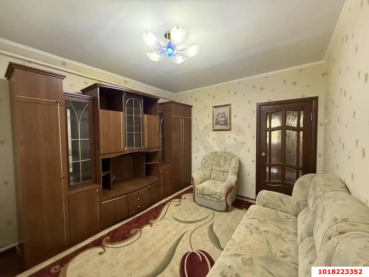 Фото №1: 3-комнатная квартира 62&nbsp;м², 2/2&nbsp;эт. - Платнировская, ул. Советская, 106