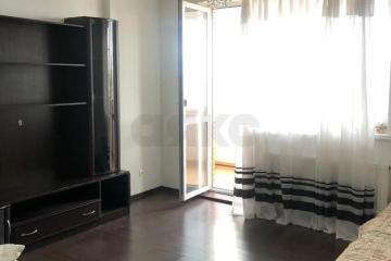 Фото №1: 2-комнатная квартира 88&nbsp;м², 11/16&nbsp;эт. - Краснодар, мкр. Центральный, ул. Промышленная, 49