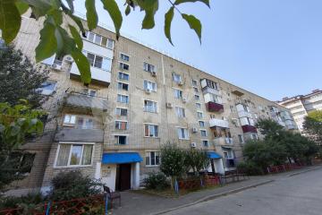 Фото №1: 2-комнатная квартира 62 м², 2/5 эт. - Горячий Ключ, мкр. Администрация, ул. Ленина, 236