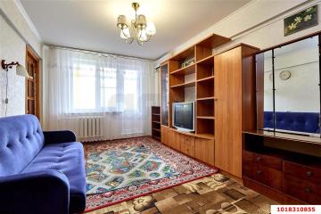 Фото №1: 3-комнатная квартира 50 м², 5/5 эт. - Краснодар, мкр. Фестивальный, ул. Яна Полуяна, 34