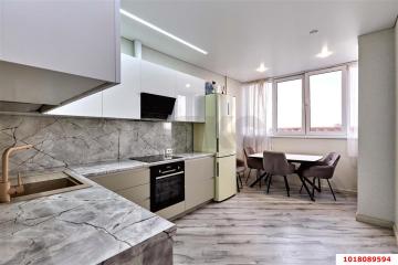 Фото №1: 2-комнатная квартира 42 м², 20/22 эт. - Краснодар, мкр. Парк Победы, ул. имени Героя Пешкова, 14к1