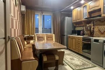 Фото №1: 2-комнатная квартира 74&nbsp;м², 16/17&nbsp;эт. - Краснодар, мкр. Восточно-Кругликовский, ул. Героев-Разведчиков, 26/1
