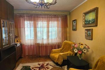Фото №1: 3-комнатная квартира 51 м², 3/5 эт. - Краснодар, мкр. Славянский, ул. Темрюкская, 72