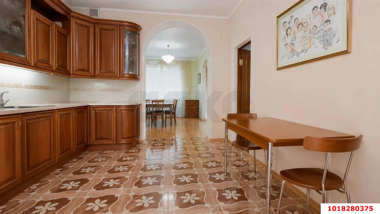Фото №3: Дом 244&nbsp;м² + 6&nbsp;сот., 2&nbsp;эт. - Ленина, мкр. Карасунский внутригородской округ, ул. Уманская