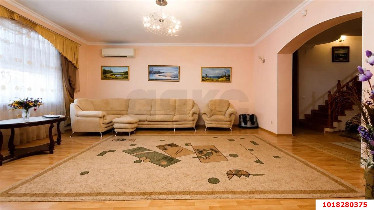 Фото №1: Дом 244&nbsp;м² + 6&nbsp;сот., 2&nbsp;эт. - Ленина, мкр. Карасунский внутригородской округ, ул. Уманская