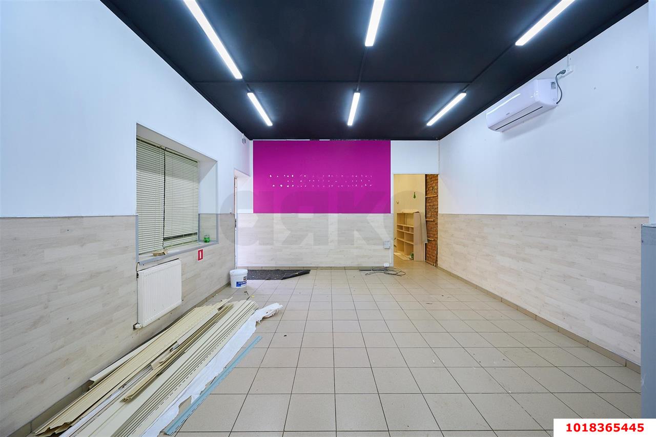 Фото №2: Торговое помещение 48&nbsp;м², 1/1&nbsp;эт. - Краснодар, Прикубанский внутригородской округ, Калинино, мкр. Завод Радиоизмерительных Приборов, ул. Тепличная, 56/1