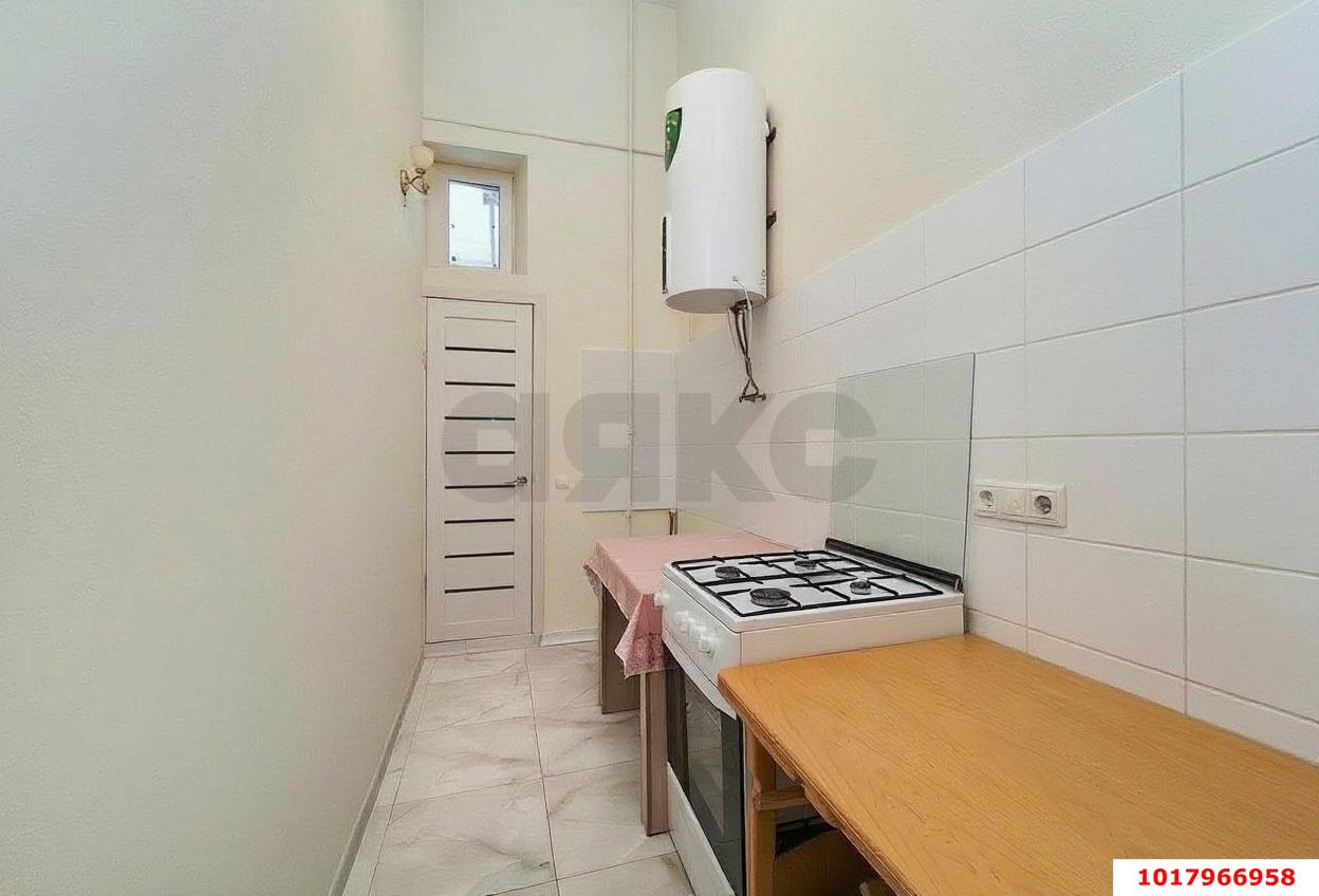 Фото №4: 1-комнатная квартира 42&nbsp;м², 2/2&nbsp;эт. - Краснодар, Центральный внутригородской округ, мкр. Центральный, ул. Коммунаров, 92