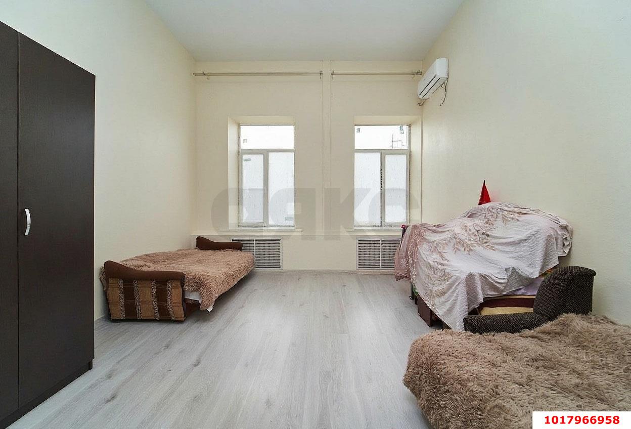 Фото №2: 1-комнатная квартира 42&nbsp;м², 2/2&nbsp;эт. - Краснодар, Центральный внутригородской округ, мкр. Центральный, ул. Коммунаров, 92