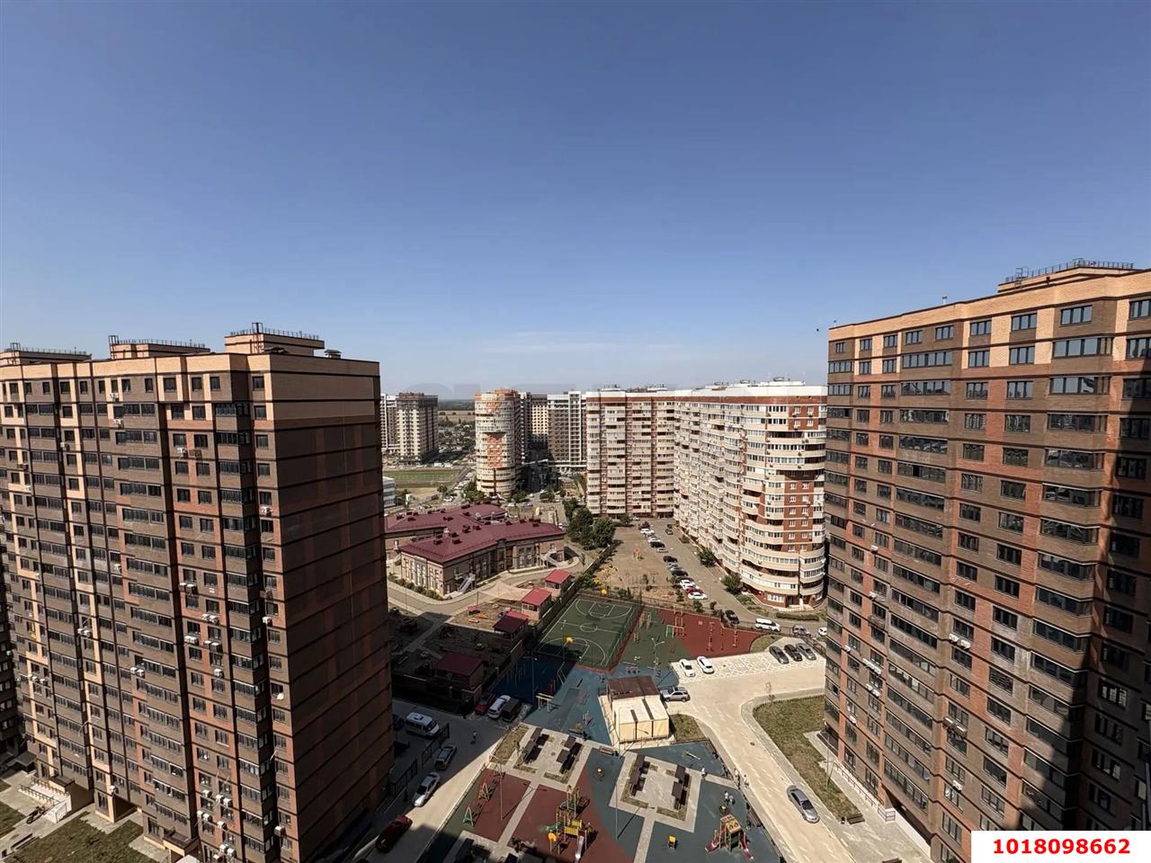 Фото №1: 2-комнатная квартира 68&nbsp;м², 17/18&nbsp;эт. - Краснодар, Прикубанский внутригородской округ, жилой комплекс Аксиома, мкр. Догма Парк, ул. Марины Цветаевой, 17к1