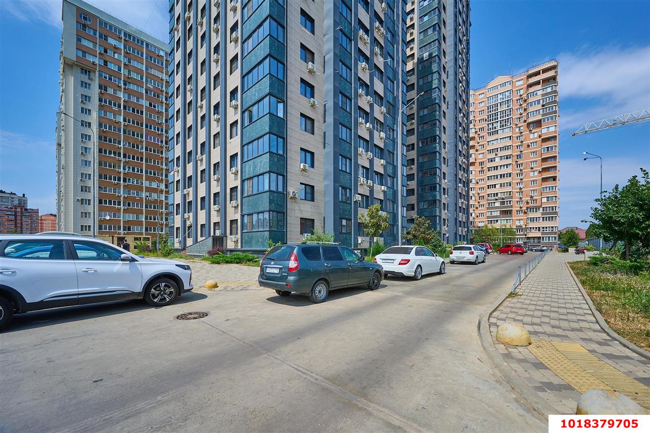 Фото №3: Торговое помещение 65&nbsp;м², 16&nbsp;эт. - Краснодар, Прикубанский внутригородской округ, Краевая Клиническая Больница, мкр. жилой комплекс Олимп, ул. Домбайская, 10/2