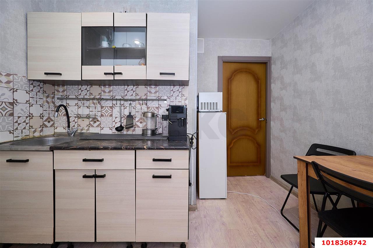 Фото №6: 2-комнатная квартира 46&nbsp;м², 1/10&nbsp;эт. - Краснодар, Западный внутригородской округ, мкр. Юбилейный, ул. Думенко, 12