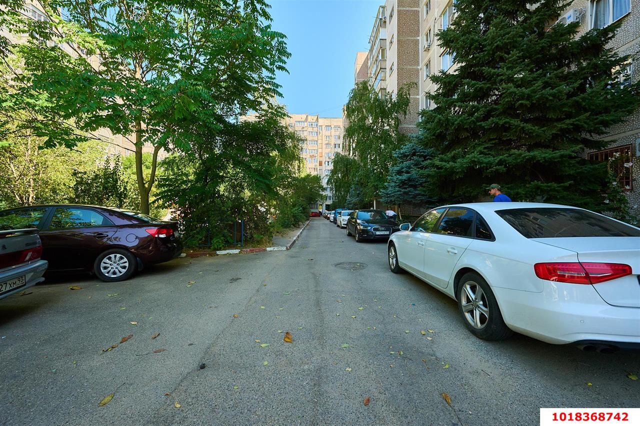 Фото №14: 2-комнатная квартира 46&nbsp;м², 1/10&nbsp;эт. - Краснодар, Западный внутригородской округ, мкр. Юбилейный, ул. Думенко, 12