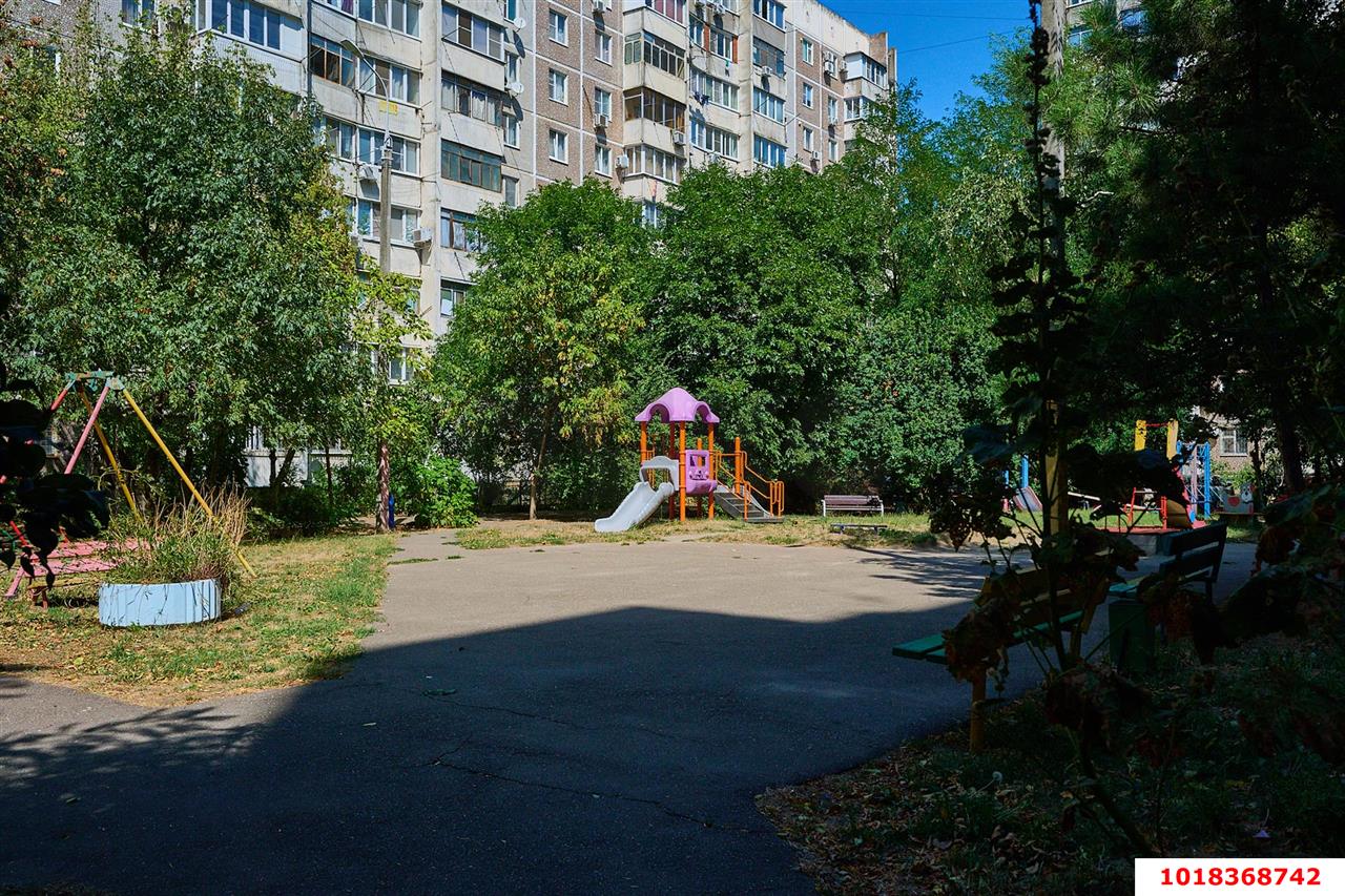 Фото №13: 2-комнатная квартира 46&nbsp;м², 1/10&nbsp;эт. - Краснодар, Западный внутригородской округ, мкр. Юбилейный, ул. Думенко, 12