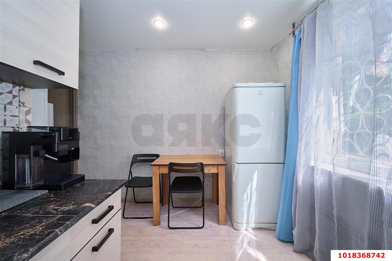 Фото №5: 2-комнатная квартира 46&nbsp;м², 1/10&nbsp;эт. - Краснодар, Западный внутригородской округ, мкр. Юбилейный, ул. Думенко, 12