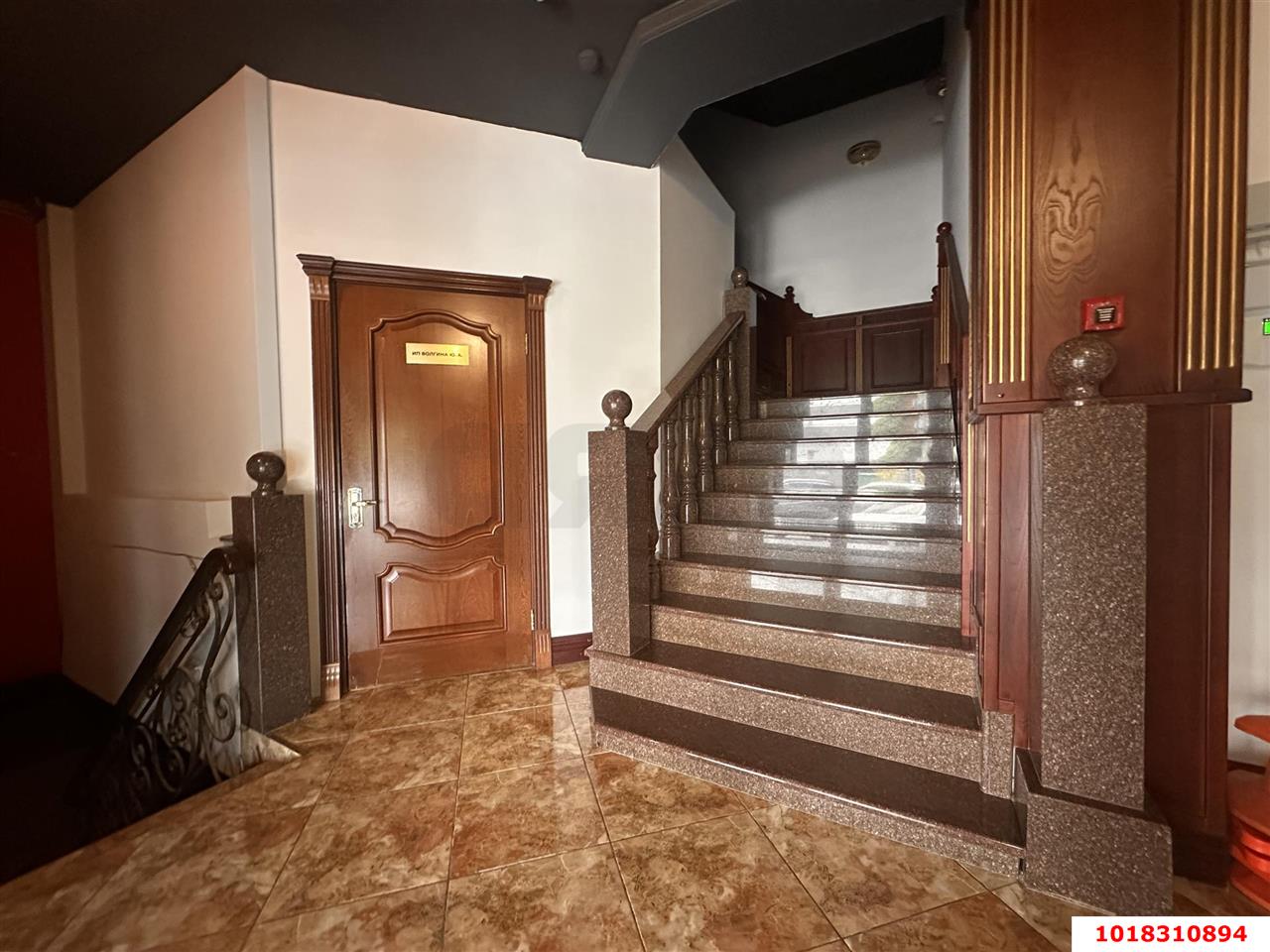 Фото №7: Торговое помещение 263&nbsp;м², 2&nbsp;эт. - Краснодар, Центральный внутригородской округ, Покровка, мкр. Центральный, ул. Кутузова, 75