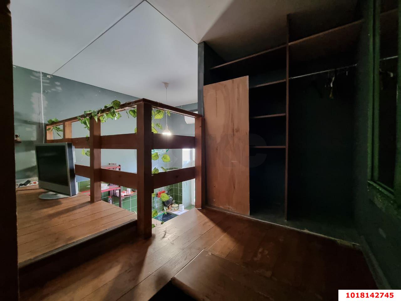 Фото №6: 1-комнатная квартира 28&nbsp;м², 1/2&nbsp;эт. - Краснодар, Центральный внутригородской округ, мкр. Центральный, ул. Коммунаров, 140