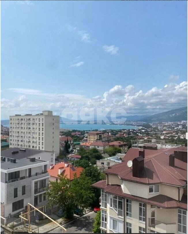 Фото №1: 1-комнатная квартира 45&nbsp;м², 7/11&nbsp;эт. - Геленджик, ул. Орджоникидзе, 9