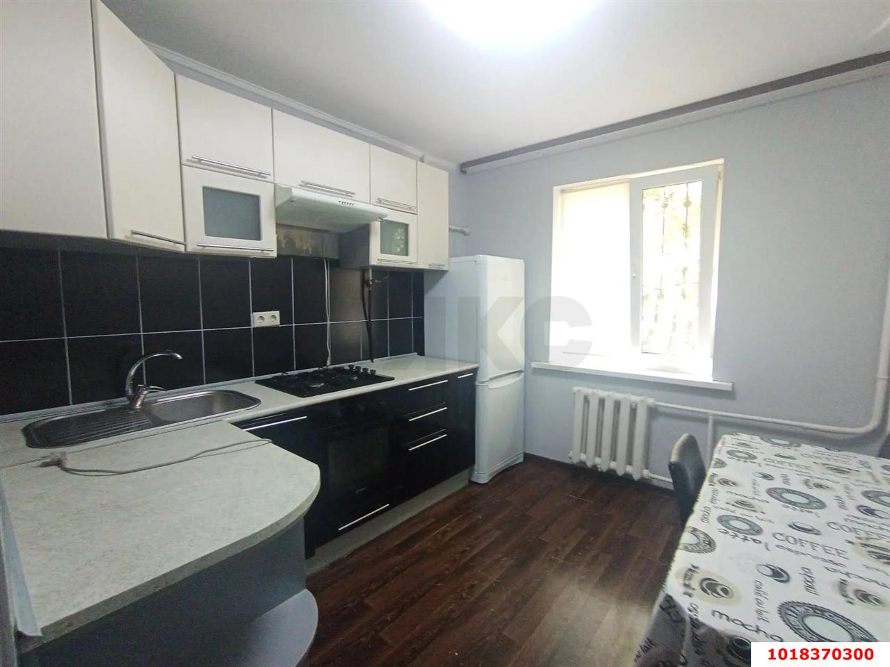 Фото №1: 2-комнатная квартира 50&nbsp;м², 1/9&nbsp;эт. - Краснодар, Карасунский внутригородской округ, мкр. Хлопчато-бумажный Комбинат, ул. Алтайская, 2