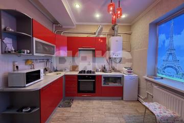 Фото №1: Апартаменты 91&nbsp;м², 2/2&nbsp;эт. - Кореновск, мкр. 1-й квартал, пер. Строителей, 12