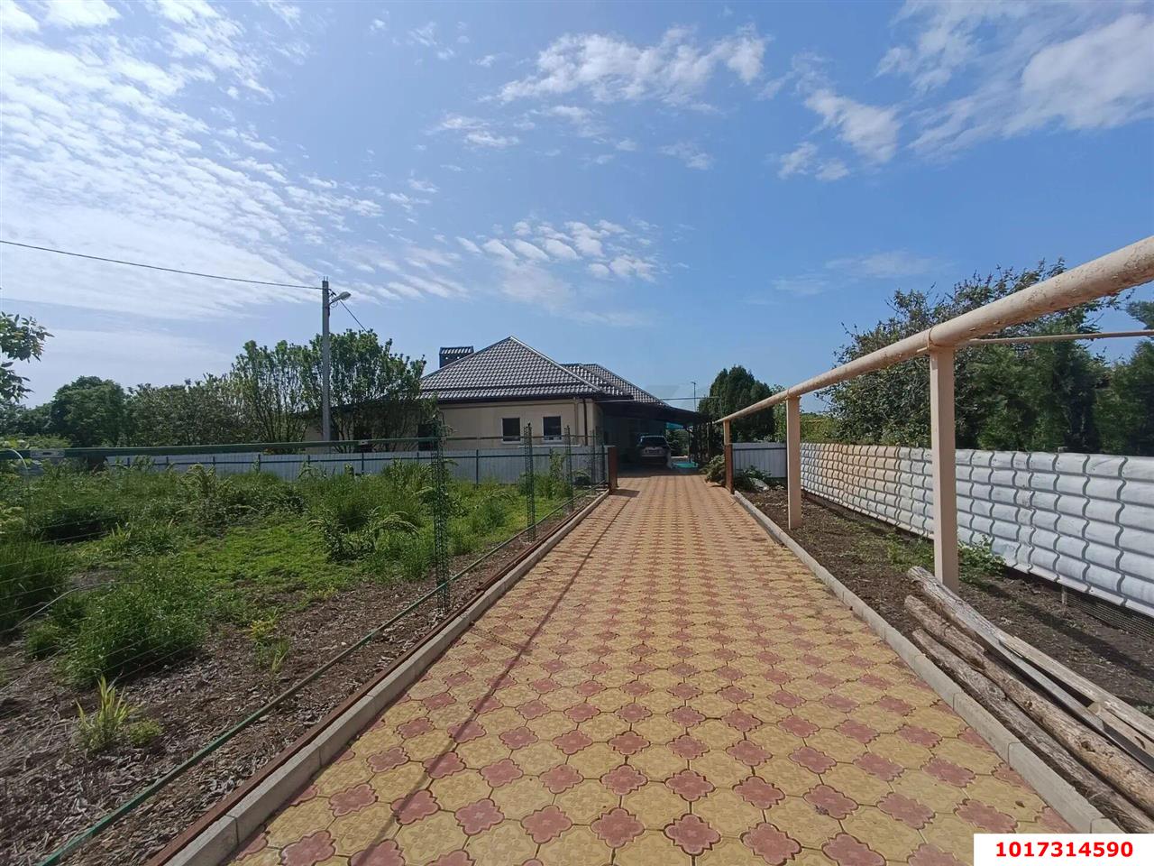 Фото №2: Дом 215&nbsp;м² + 14.97&nbsp;сот., 1&nbsp;эт. - Украинский