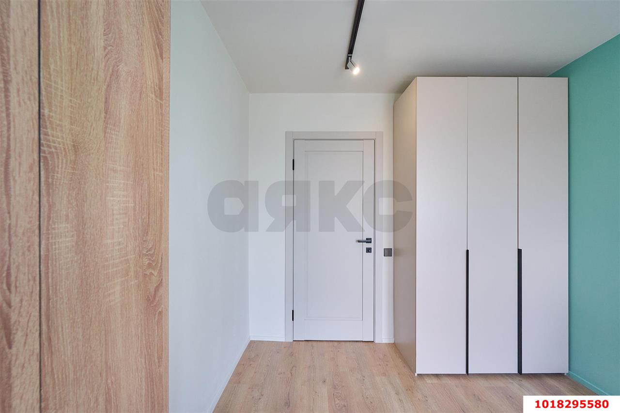 Фото №6: 2-комнатная квартира 55&nbsp;м², 12/12&nbsp;эт. - Краснодар, Центральный внутригородской округ, мкр. Фестивальный, ул. Коммунаров, 298