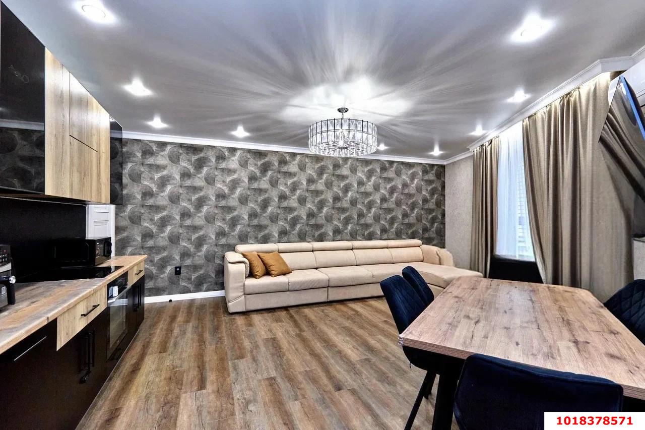 Фото №3: 2-комнатная квартира 76&nbsp;м², 14/20&nbsp;эт. - Краснодар, Карасунский внутригородской округ, Хлопчато-бумажный Комбинат, мкр. жилой комплекс Фамилия, ул. Старокубанская, 124