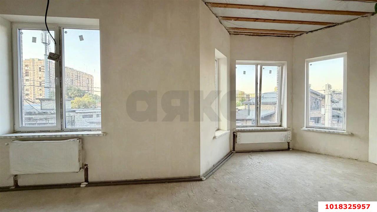 Фото №6: Дом 170&nbsp;м² + 3.4&nbsp;сот., 2&nbsp;эт. - Краснодар, Прикубанский внутригородской округ, п. коттеджный  Кореновская Усадьба, пр-д Чистопрудный