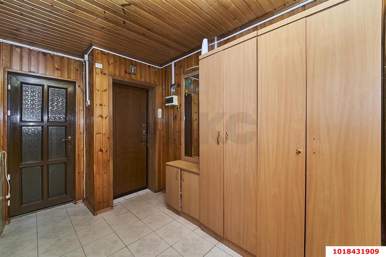 Фото №1: 4-комнатная квартира 78&nbsp;м², 1/5&nbsp;эт. - Краснодар, Прикубанский внутригородской округ, мкр. Славянский, ул. Славянская, 79