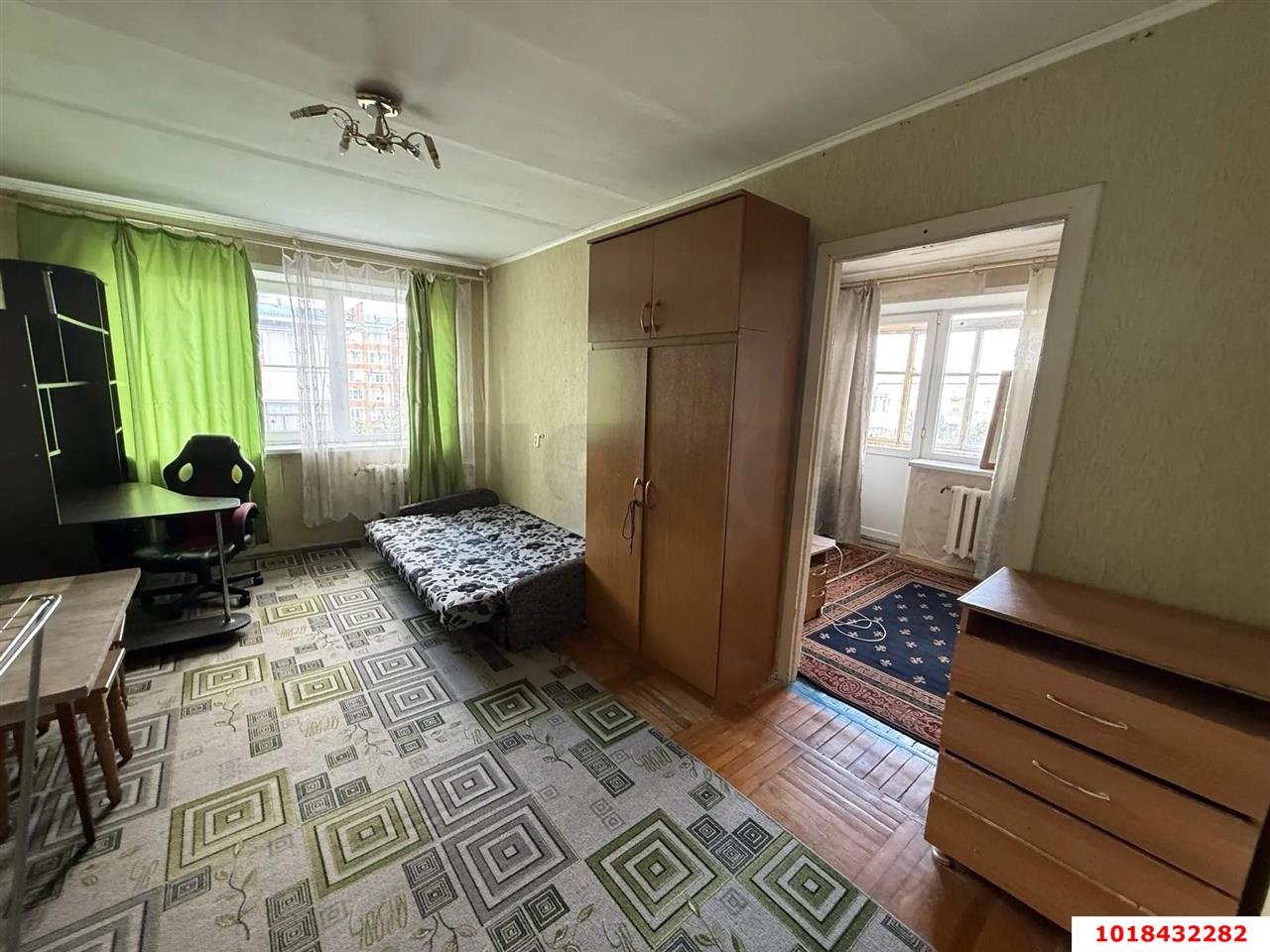 Фото №1: 2-комнатная квартира 42&nbsp;м², 5/5&nbsp;эт. - Краснодар, Центральный внутригородской округ, Покровка, мкр. Центральный, ул. Володарского, 10А