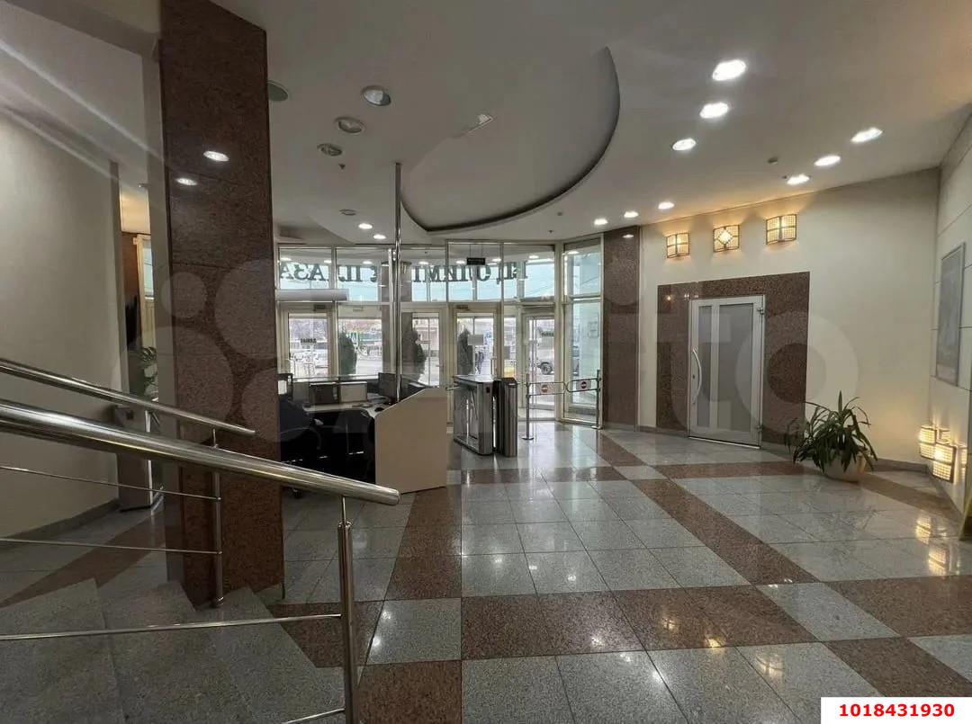 Фото №5: Офисное помещение 30&nbsp;м², 5/15&nbsp;эт. - Краснодар, Центральный внутригородской округ, мкр. Центральный, ул. Красноармейская, 43