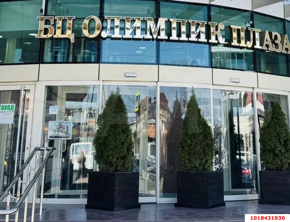 Фото №6: Офисное помещение 30&nbsp;м², 5/15&nbsp;эт. - Краснодар, Центральный внутригородской округ, мкр. Центральный, ул. Красноармейская, 43